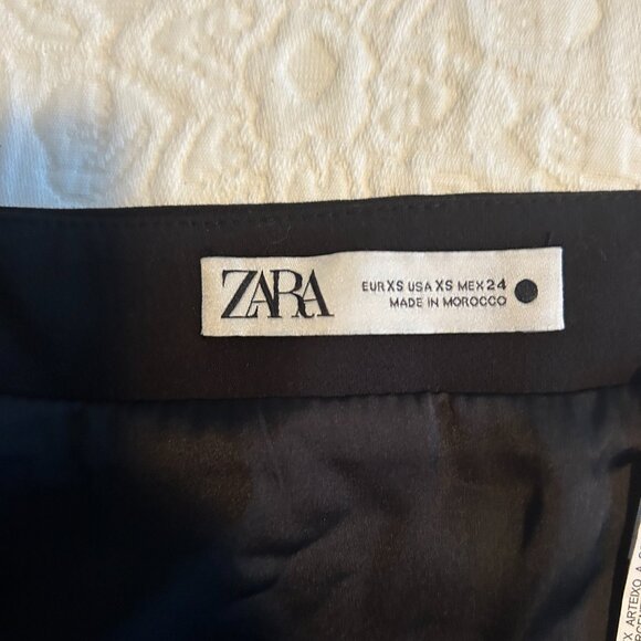 Zara Black mini skirt - brand new - Size XS - Picture 6 of 6